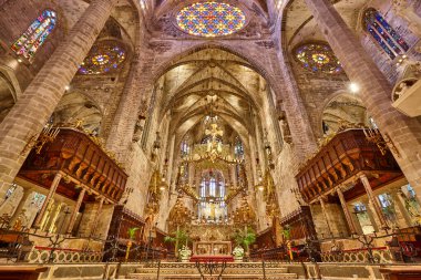 Palma de Mallorca katedrali ve gül penceresi. İspanyol mirası.