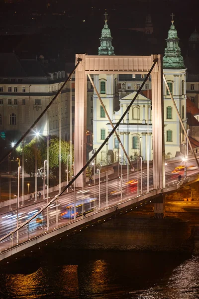 Elisabethbrücke Und Innere Stadtpfarrkirche Budapest Bei Nacht — Stockfoto