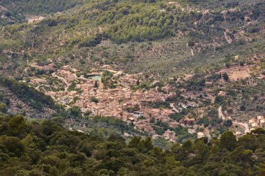 Fornalutx 'un geleneksel resim köyü. Balear adaları. Mallorca, İspanya