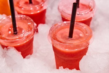 Taze karpuz parçaları. Sağlıklı bir yiyecek. Lezzetli atıştırmalık meyve. Yaz