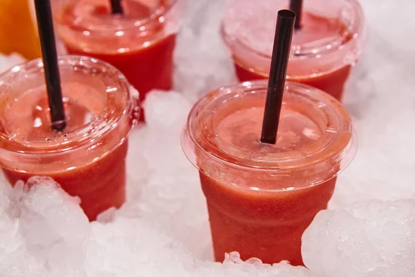 Taze karpuz parçaları. Sağlıklı bir yiyecek. Lezzetli atıştırmalık meyve. Yaz