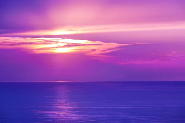 夕阳西下在地中海 西班牙马略卡岛的Idyllic海景 — 图库照片