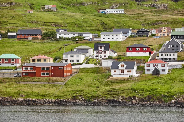 Suduroy Adası Ndaki Resimli Bir Faroe Köyü Fiyort Manzarası Tvoroyri — Stok fotoğraf