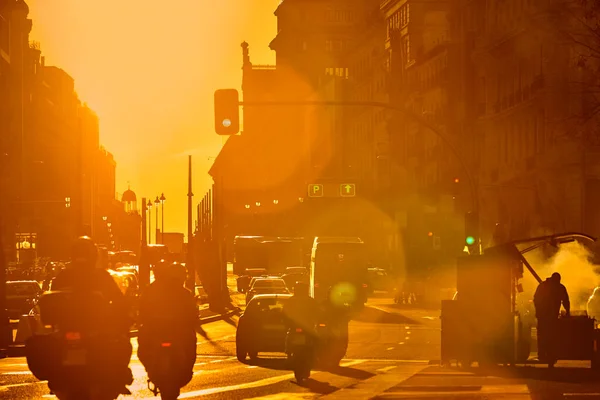 Umweltverschmutzung Den Straßen Der Madrider Innenstadt Stadtverkehr Der Innenstadt — Stockfoto