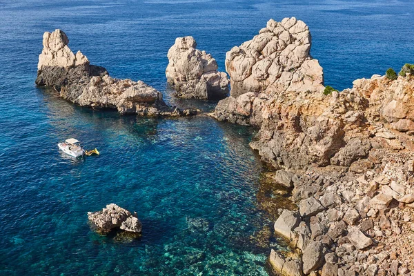 Balear Adaları Akdeniz Kıyıları Resimli Kayalık Koy Spanya — Stok fotoğraf