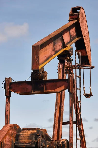 Plataforma Máquina Bombeamento Óleo Jack Bomba Extração Petróleo Recurso — Fotografia de Stock