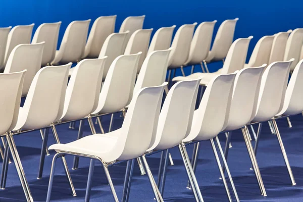 Contemporary White Plastic Chairs Conference Room Workshop —  Fotos de Stock