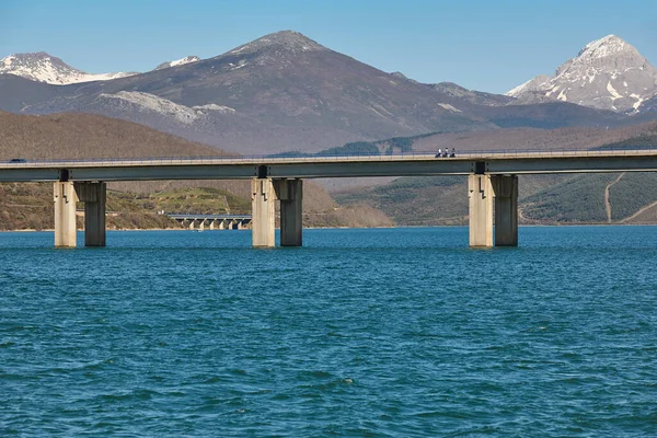 Dam Berglandschap Riano Dorp Castilla Leon Spanje — Stockfoto