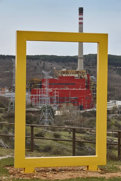 煙突付き水力発電所 ヴェリラ カリオン スペイン — ストック写真