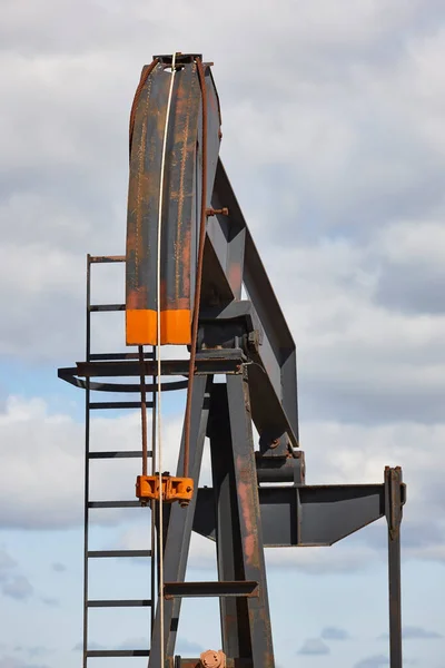 Plataforma Máquina Bombeamento Óleo Jack Bomba Extração Petróleo Recurso — Fotografia de Stock