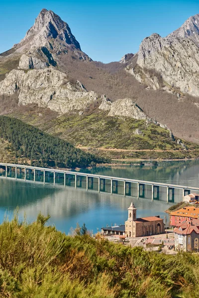 Pittoresco Paesaggio Montano Serbatoio Spagna Riano Castiglia Leon — Foto Stock