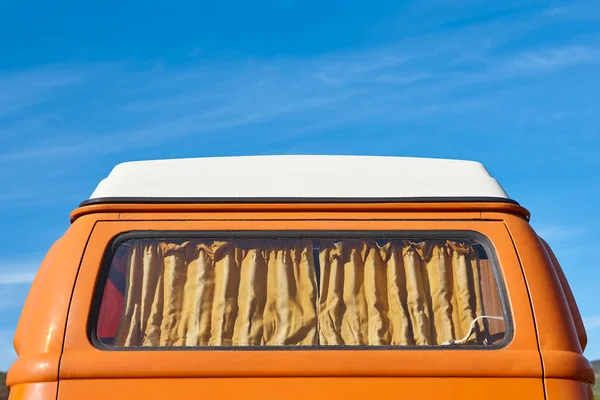 Vintage Camper Van Blue Sky Recreational Vehicle Lifestyle — Stok fotoğraf