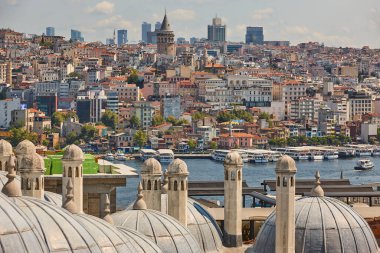 İstanbul 'daki Galata Kulesi ve Boğazı. Karakol bölgesi. Türkiye