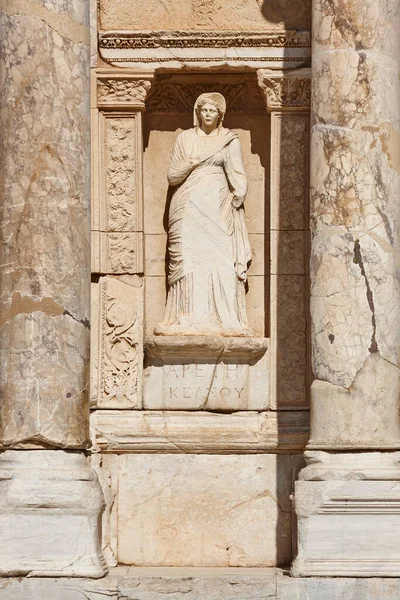 Escultura Arete Biblioteca Celsus Éfeso Monumento Arqueológico Turquía — Foto de Stock