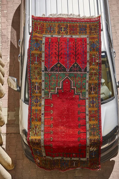 Traditioneller Bunter Teppichverkauf Freien Der Straße Von Konya Türkei — Stockfoto