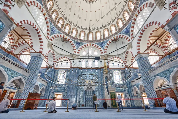 모스크 내부입니다 이즈니크 터키의 이슬람 이스탄불 — 스톡 사진