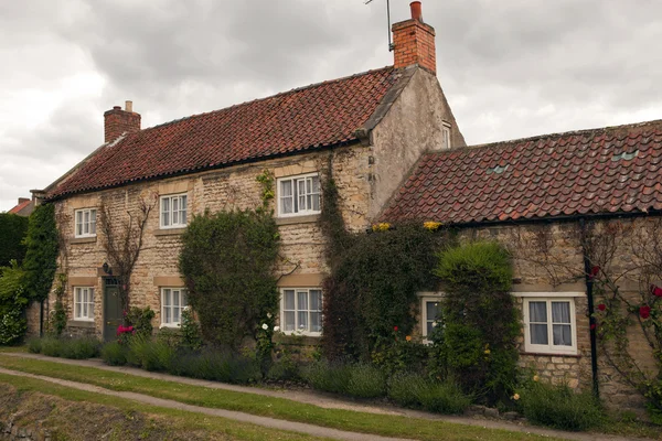 Engelse cottage — Stockfoto