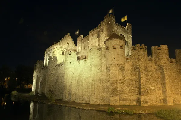 Château de Gravensteen à Gand la nuit — Photo