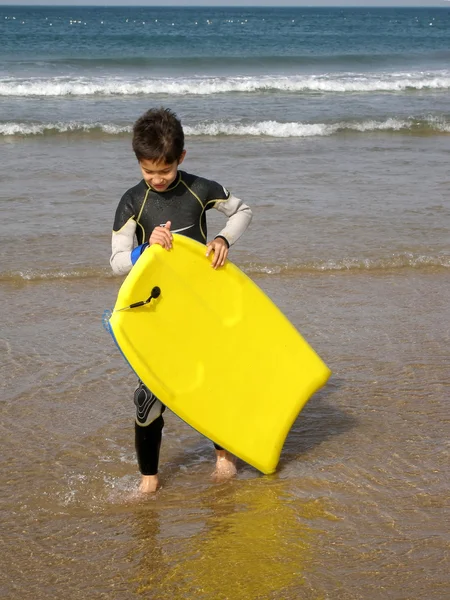 Sörfçü çocuğa — Stok fotoğraf