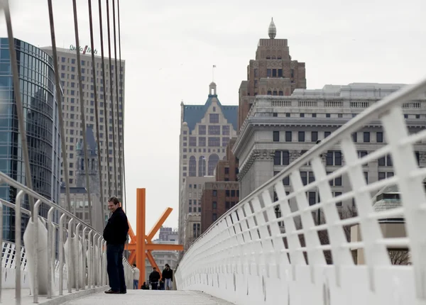 La passerelle piétonne Reiman avec vue sur The Calling — Photo