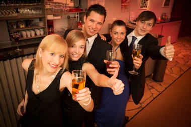 satırın kutlama içinde beş daimi grubu