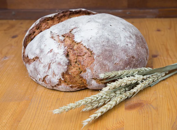 Verschillende soorten brood en bakkerijproducten — Stockfoto