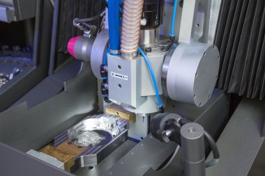 Freze veya sondaj makinesi bir diş laboratuvar