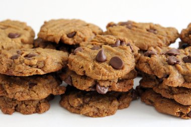 Fıstık ezmesi çikolatalı kurabiye vegan