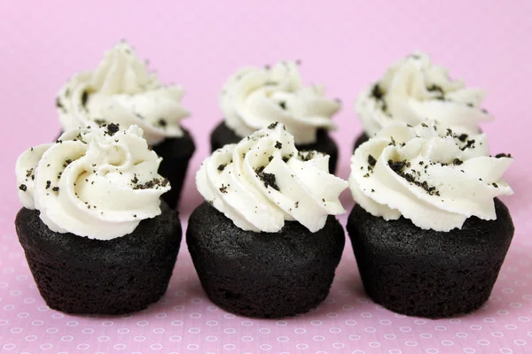 Mini Cookies n Cream Vegan Cupcakes — Stock Photo, Image