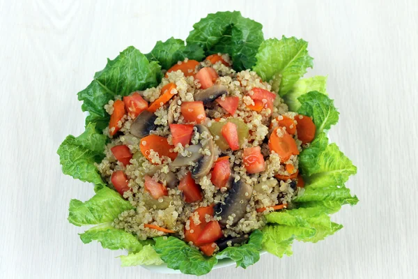 Quinoa salata Üstten Görünüm