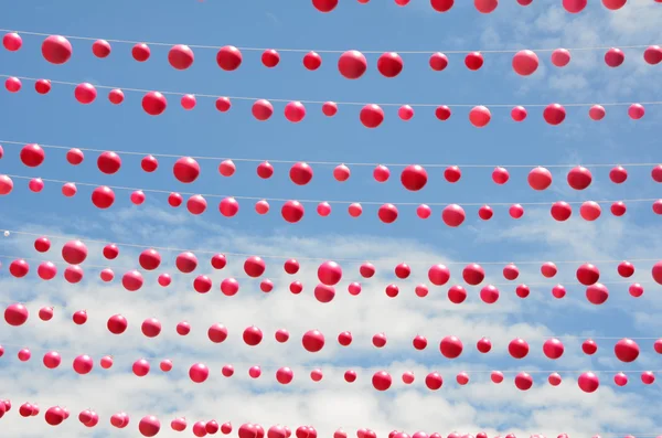 Pembe balonlar gökyüzünde — Stok fotoğraf