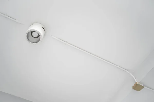 Tecto Suspenso Com Lâmpadas Manchas Halogéneo Construção Drywall Sala Vazia — Fotografia de Stock
