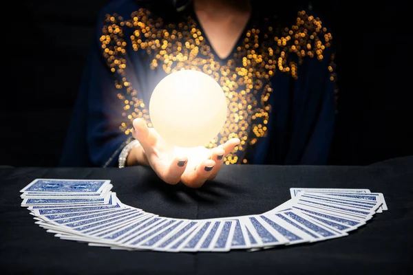 Manos Adivino Con Bola Cristal — Foto de Stock