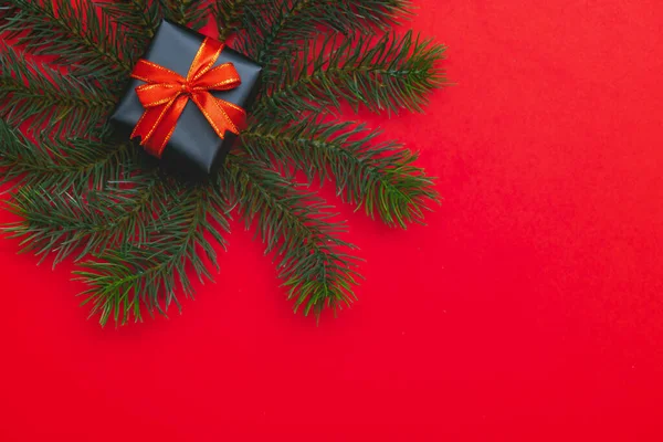 Χριστουγεννιάτικο Φόντο Έννοια Top View Χριστουγεννιάτικο Δώρο Κουτί Κόκκινο Μπάλες — Φωτογραφία Αρχείου