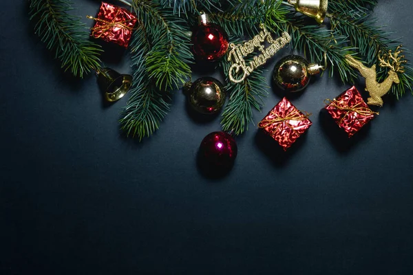 Χριστουγεννιάτικο Φόντο Κάτοψη Του Δώρου Κουτί Των Χριστουγέννων Πολύχρωμες Μπάλες — Φωτογραφία Αρχείου