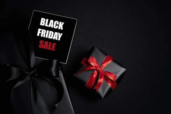 Vista Superior Texto Black Friday Sale Com Caixa Presente Preta — Fotografia de Stock