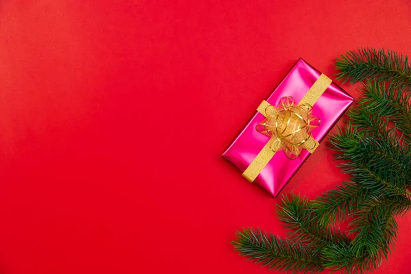 Χριστουγεννιάτικο Φόντο Κάτοψη Του Δώρου Χριστούγεννα Κουτί Μπάλες Χρυσού Κλαδιά — Φωτογραφία Αρχείου