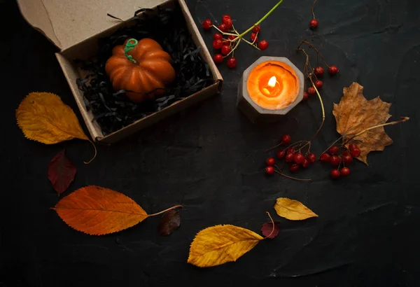 Aconchegante Clima Outono Velas Decorativas Forma Uma Abóbora Conceito Outono — Fotografia de Stock