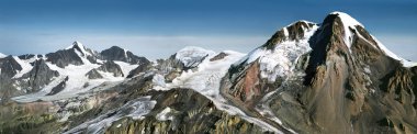 mt.mkhinvartsveri (mt.kazbek). 5044 m. gergeti Buzulu.