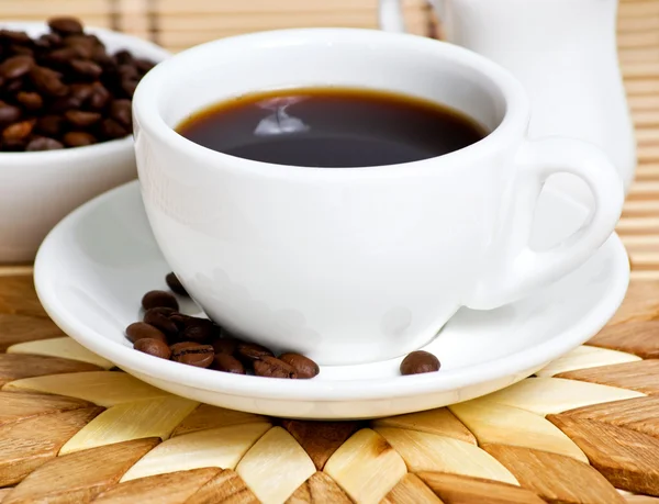 Kaffeetasse mit Untertasse — Stockfoto