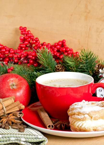 Kaffeetasse mit Kuchen — Stockfoto