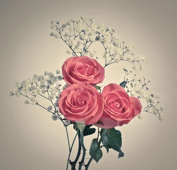 Μπουκέτο από τριαντάφυλλα σε στυλ ρετρό — Φωτογραφία Αρχείου