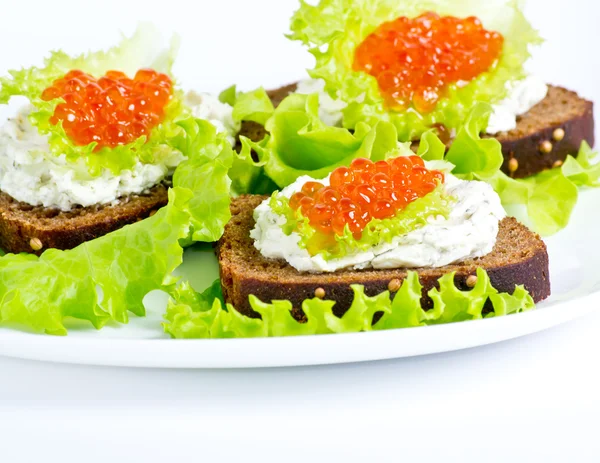 Sandwich con caviar rojo —  Fotos de Stock