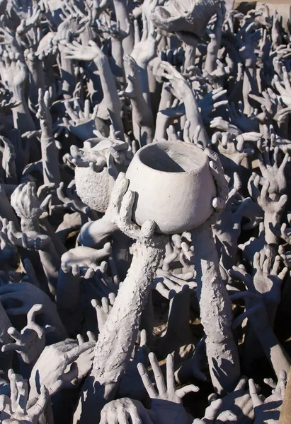 günah erkeklerin elleri