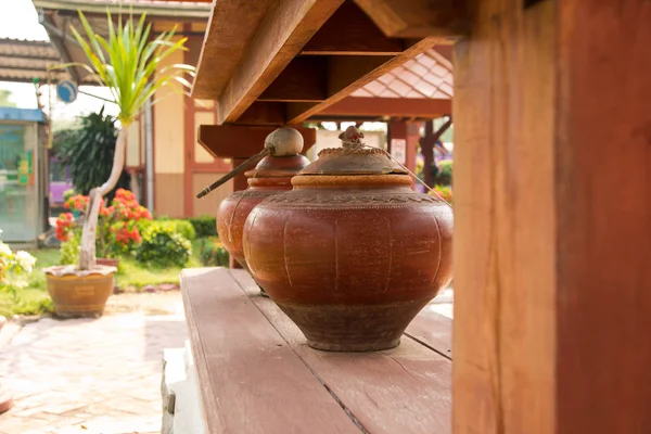 Thailändska vatten pott — Stockfoto