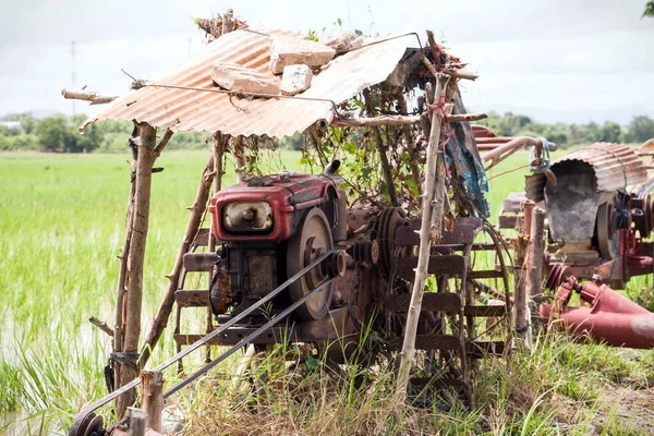 Trator Enferrujado Campo Tailândia — Fotografia de Stock