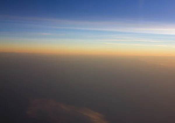 Небо і хмари на заході сонця — стокове фото