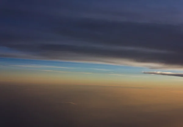 Ciel et nuages au coucher du soleil — Photo