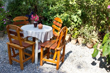 güçlü ve Bahçe sandalyeler