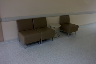 çağdaş ve yeni bir ofis koridorunda 